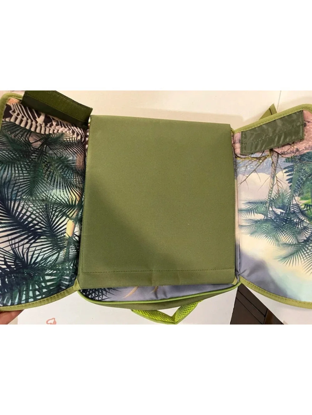 Lakeshore Scenic Dinosaur Fold Out Play Mat Green Children’s Kids Backpack